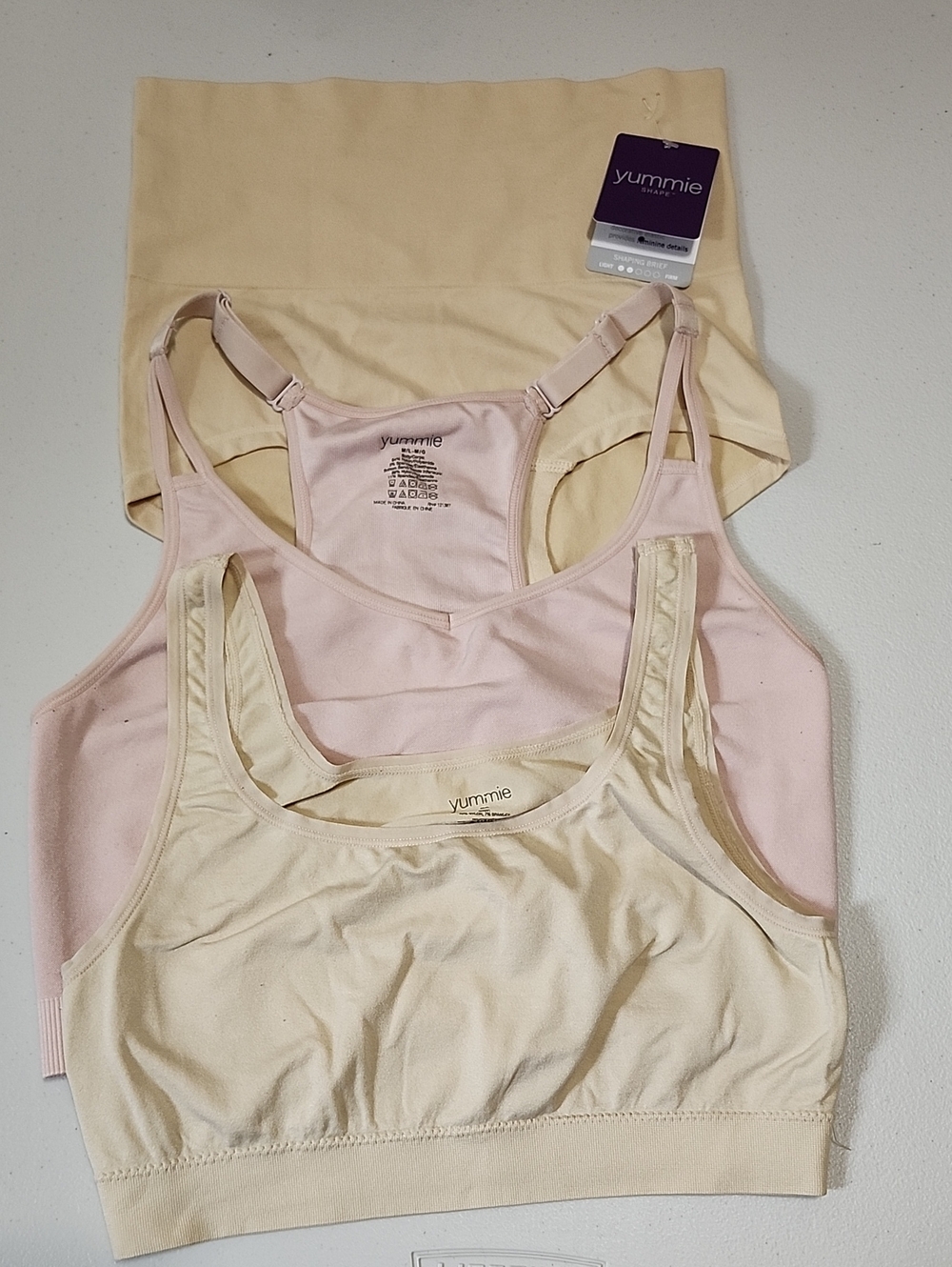 3Pcs Yummi Sz M/L Women's Seamless Soft Scoop Bralette, Blush & Nude and Shorts